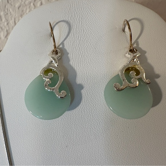 Green Jade  Necklace and Earrings Set Pierced 16” Silver Necklace - Picture 3 of 3